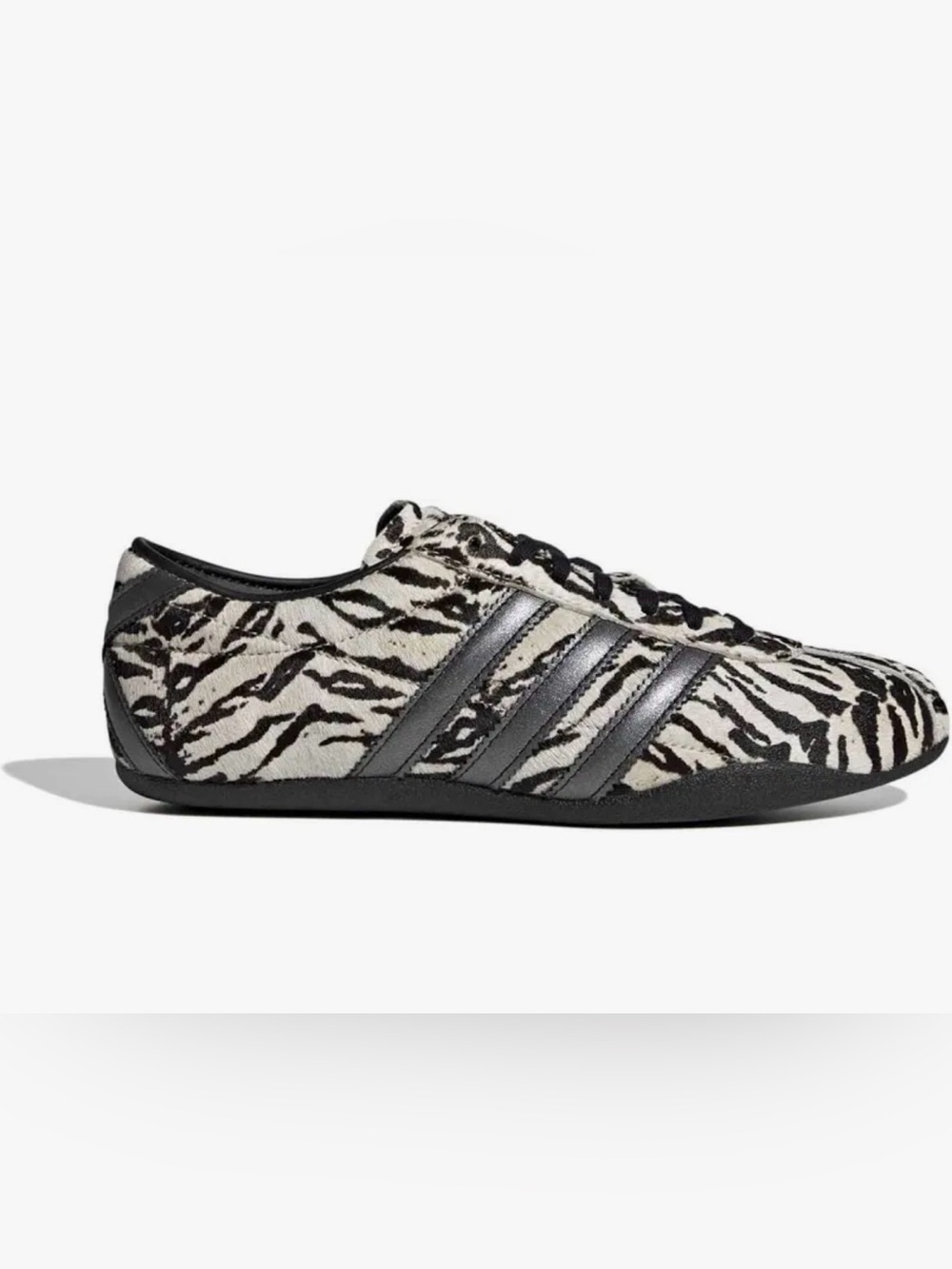 adidas Tokyo sneakers - Zebra-Print - like new, size Women’s 9